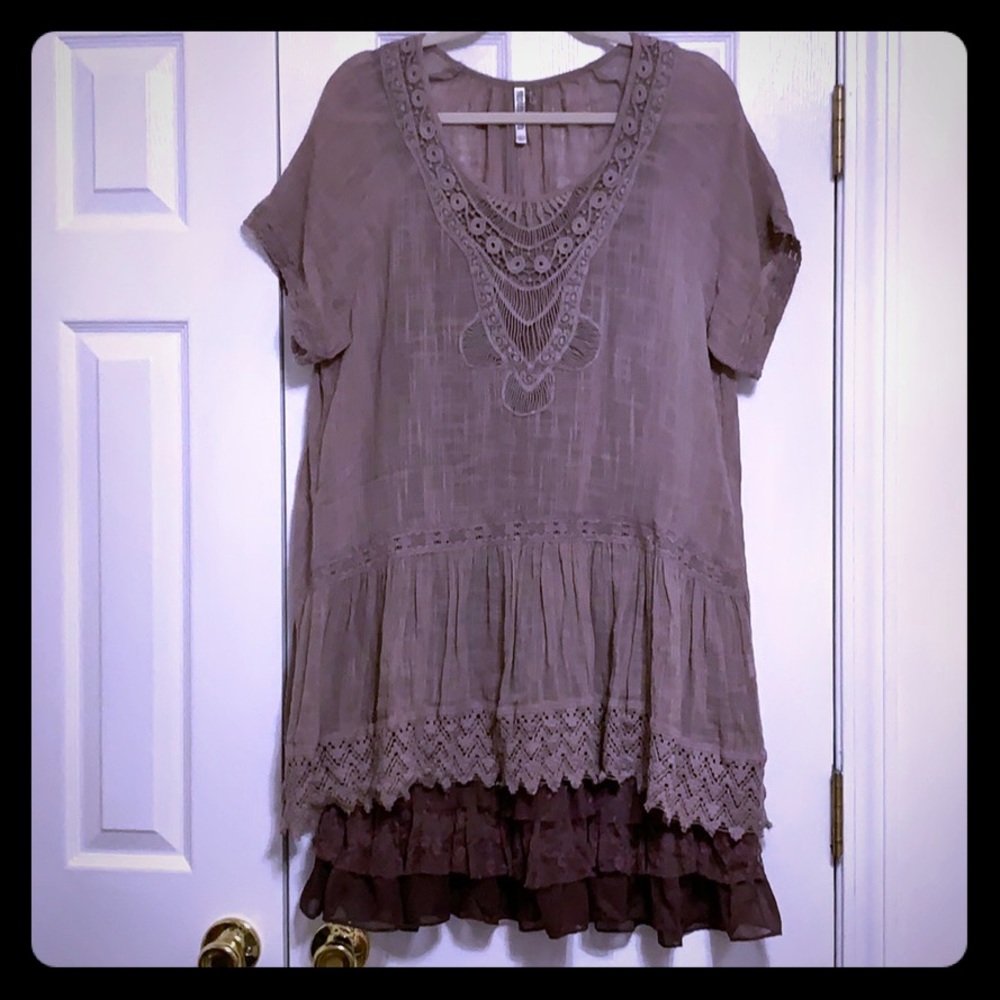 Layered swing top